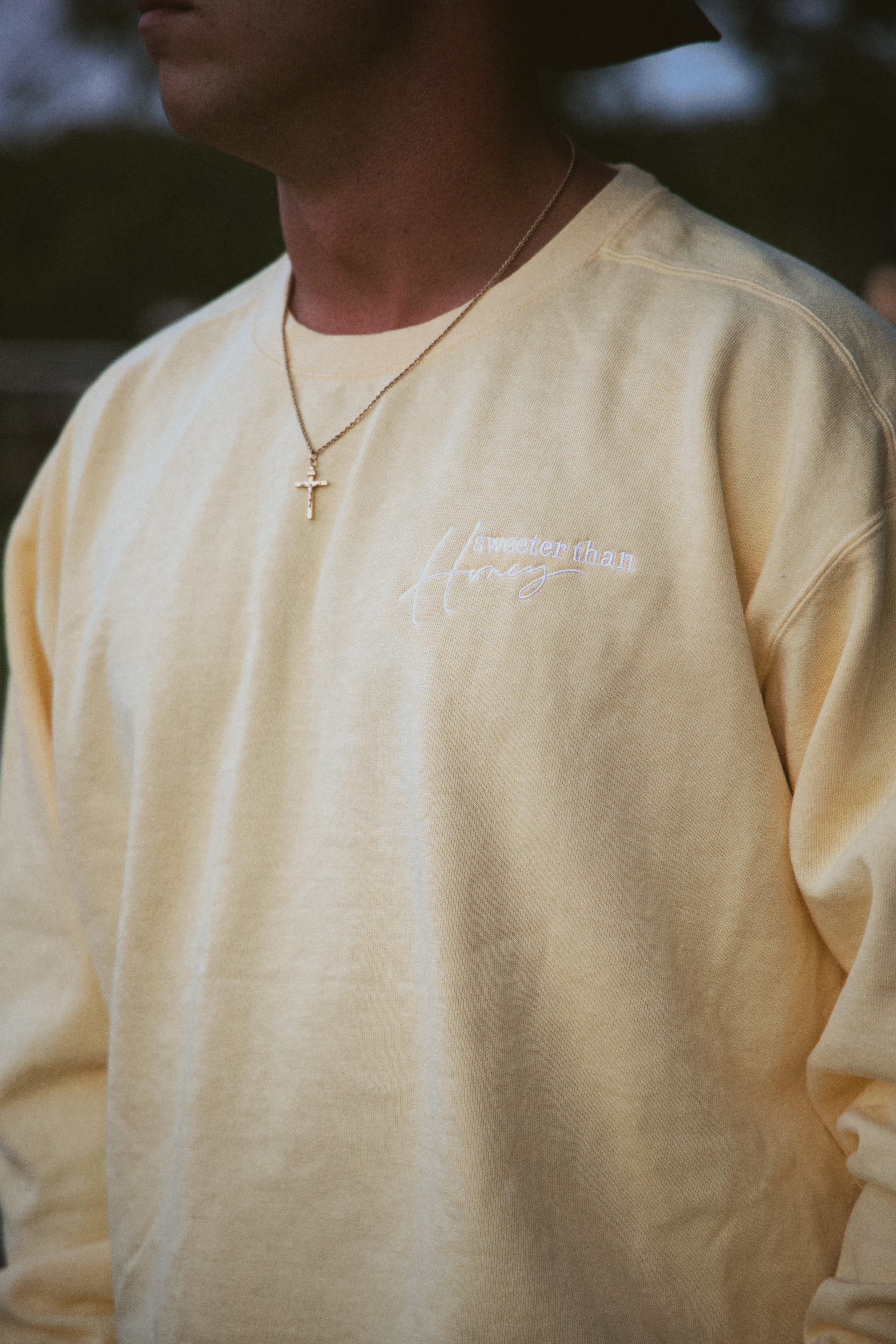 SWEETER THAN HONEY SWEATSHIRT yellow front detail